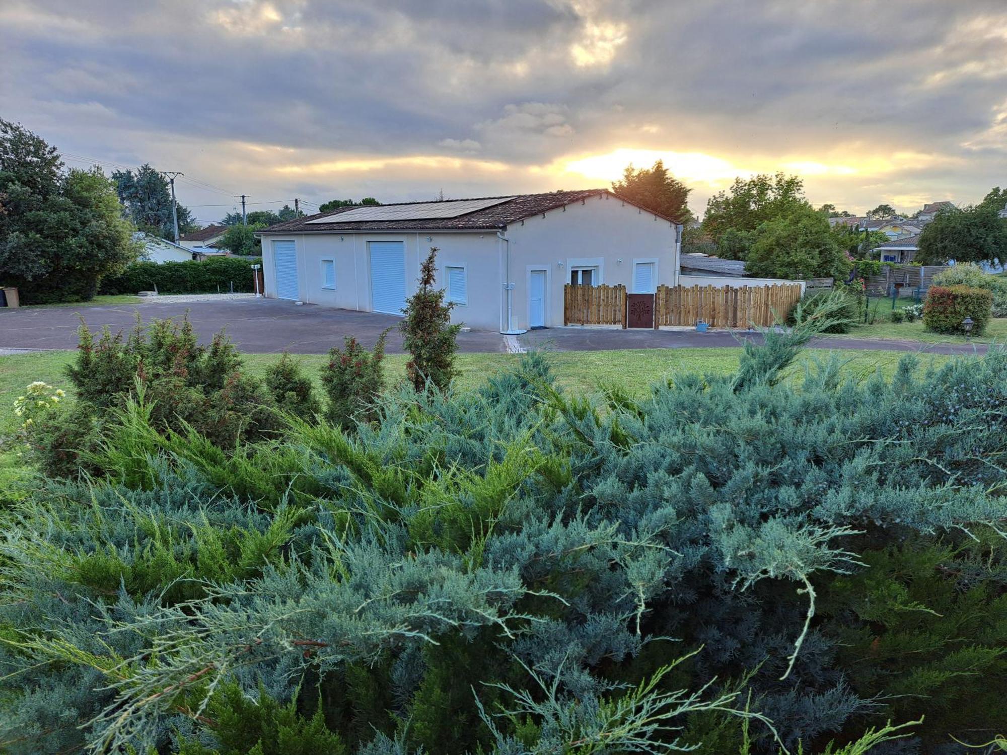 A La Source Villa Saint-Medard-de-Guizieres Exterior photo